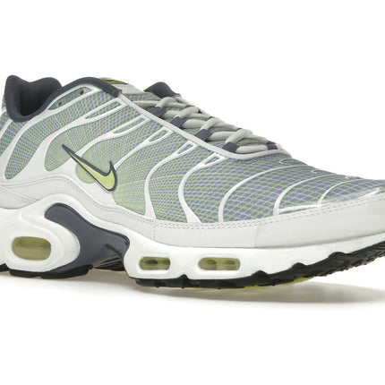 Nike Air Max Plus Pebble Grey Lime HV6227-001, trois-quarts avant extérieur