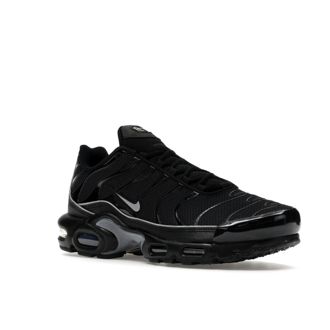 Nike Air Max Plus OG Black Reflective HV8066-002, trois-quarts avant extérieur