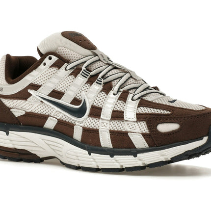 Nike P-6000 Phantom Baroque Brown Metallic Summit White Armory Navy HV8972-001, trois-quarts avant extérieur