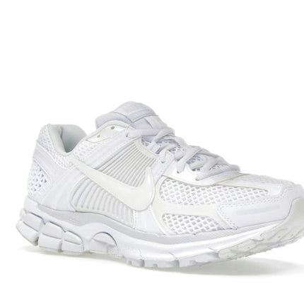 Nike Zoom Vomero 5 Triple White IB4397-100, trois-quarts avant extérieur
