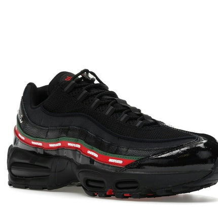 Nike Air Max 95 SP Undefeated Black IB4453-001, trois-quarts avant extérieur