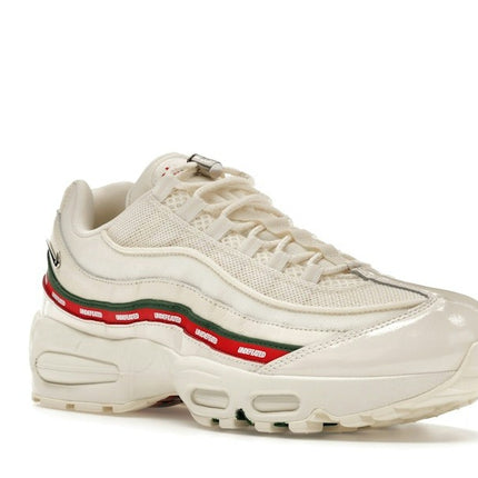 Nike Air Max 95 SP Undefeated Sail IB4453-100, trois-quarts avant extérieur