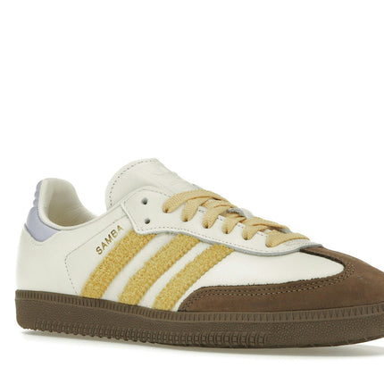 Adidas Samba OG Off White Violet Tone IE0875, trois-quarts avant extérieur