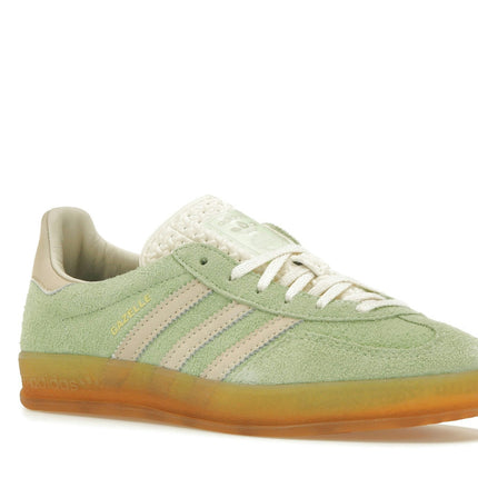 Adidas Gazelle Indoor Semi Green Spark IE2948, trois-quarts avant extérieur