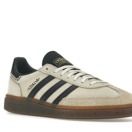 Adidas Handball Spezial Wonder White Black IE3698, trois-quarts avant extérieur