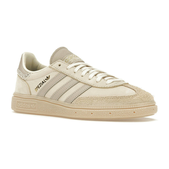 Adidas Handball Spezial Cream White Beige IE3699, trois-quarts avant extérieur