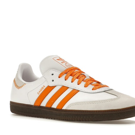 Adidas Samba OG Cloud White Orange IE6521, trois-quarts avant extérieur