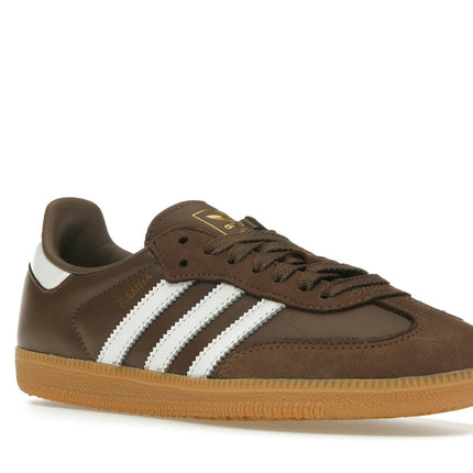Adidas Samba OG Earth Strata Gum IE6522, trois-quarts avant extérieur