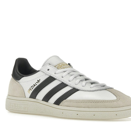 Adidas Handball Spezial White Grey Five IF3741, trois-quarts avant extérieur