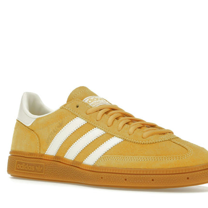 Adidas Handball Spezial Preloved Yellow IF7088, trois-quarts avant extérieur