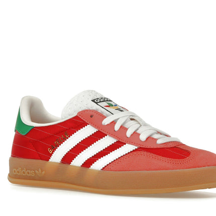 Adidas Gazelle Indoor Olympic Pack Better Scarlet IF9641, trois-quarts avant extérieur
