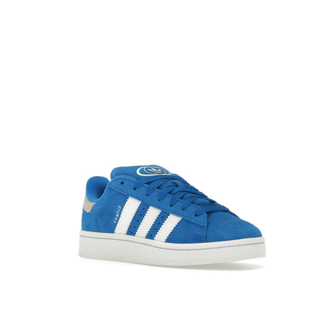 Adidas Campus 00s Blue Bird IG1231, trois-quarts avant extérieur