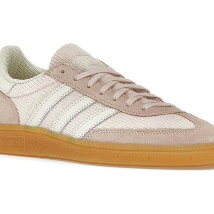 Adidas Handball Spezial Sandy Pink IG1977, trois-quarts avant extérieur