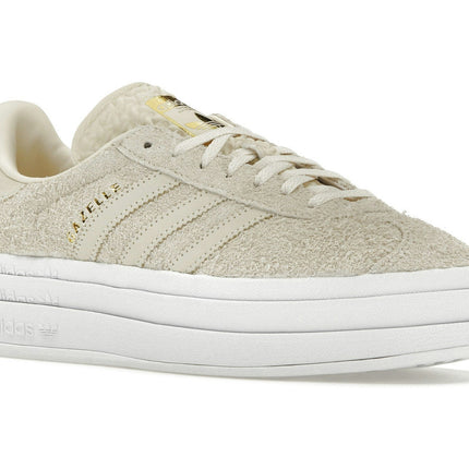 Adidas Gazelle Bold Wonder White IG4380, trois-quarts avant extérieur