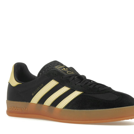 Adidas Gazelle Indoor Core Black Almost Yellow IG4999, trois-quarts avant extérieur