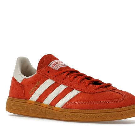 Adidas Handball Spezial Preloved Red Gum IG6191, trois-quarts avant extérieur
