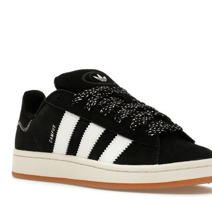 Adidas Campus 00s Core Black Cloud White IH2659, trois-quarts avant extérieur
