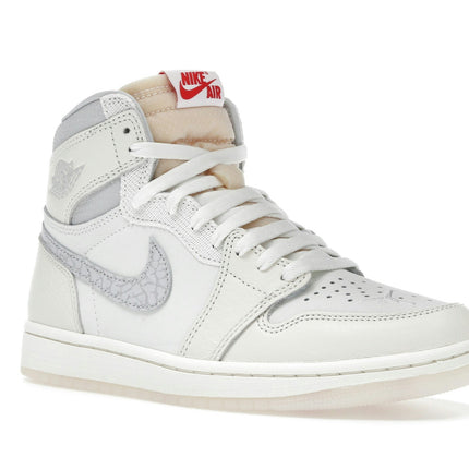 Air Jordan 1 Retro High OG Sail University Red IH4363-100, trois-quarts avant extérieur