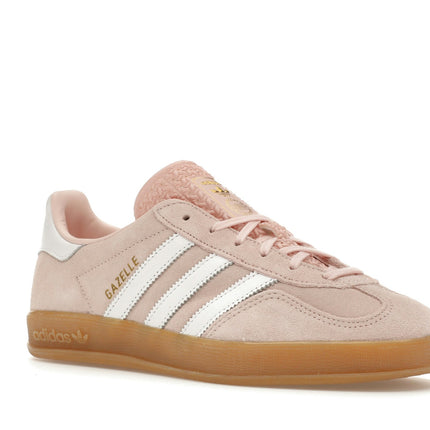 Adidas Gazelle Indoor Sandy Pink IH5484, trois-quarts avant extérieur