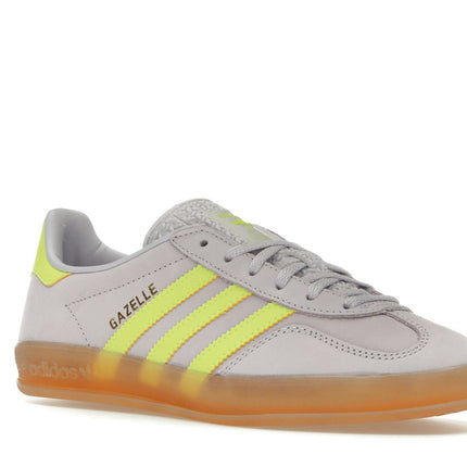 Adidas Gazelle Indoor Silver Dawn Solar Yellow IH5492, trois-quarts avant extérieur
