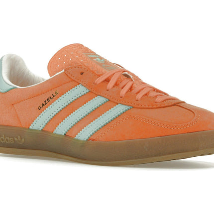Adidas Gazelle Indoor Easy Orange IH7499, trois-quarts avant extérieur