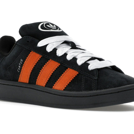 Adidas Campus 00s Carbon Orange IH8071, trois-quarts avant extérieur