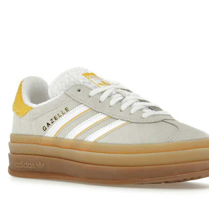 Adidas Gazelle Bold Ivory Bold Gold IH9929, trois-quarts avant extérieur