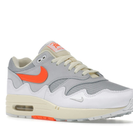 Nike Air Max 1 Patta Waves White Hyper Crimson (With Bracelet) II7055-100, trois-quarts avant extérieur