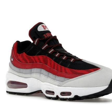 Nike Air Max 95 Yardrunners Morehouse II7276-001, trois-quarts avant extérieur
