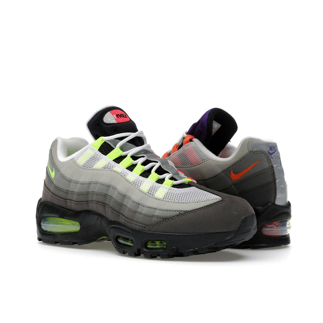 Nike Air Max 95 Premium Greedy (2026) IM2211-001, vue oblique de la paire