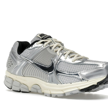 Nike Zoom Vomero 5 Grey Fog Chrome IM3486-002, trois-quarts avant extérieur
