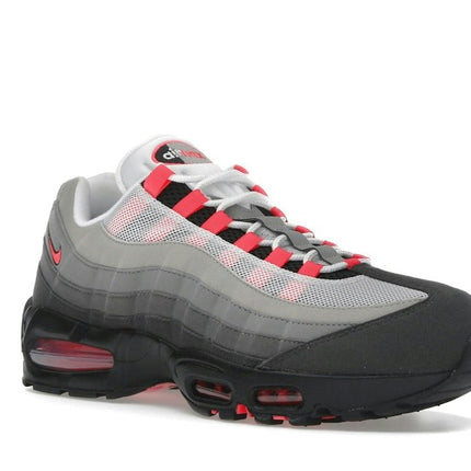 Nike Air Max 95 OG Big Bubble Solar Red 2.0 (2025) IM7410-001, trois-quarts avant extérieur