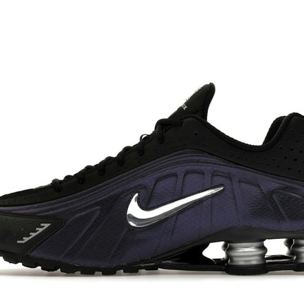 Nike Shox R4 Black Metallic Silver Purple Dynasty IO4546-002, profil intérieur