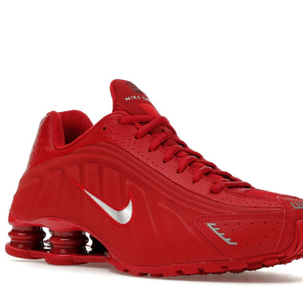 Nike Shox R4 Red White IQ0608-687, trois-quarts avant extérieur