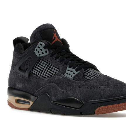 Air Jordan 4 Retro London IV6048-001, trois-quarts avant extérieur