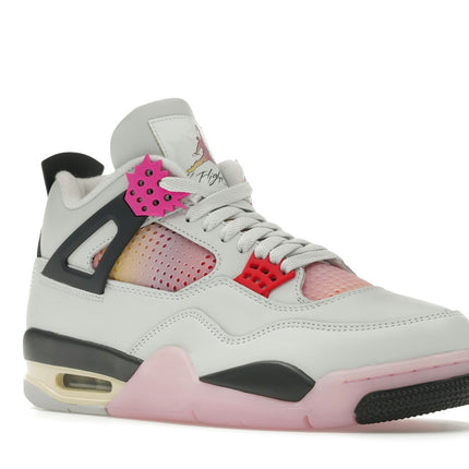 Air Jordan 4 Retro Comic JA1135-100, trois-quarts avant extérieur