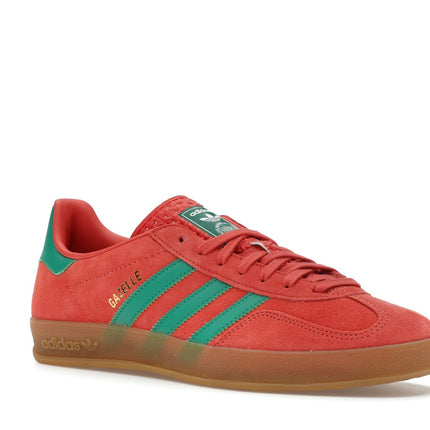 Adidas Gazelle Indoor Preloved Scarlet Court Green JH5407, trois-quarts avant extérieur