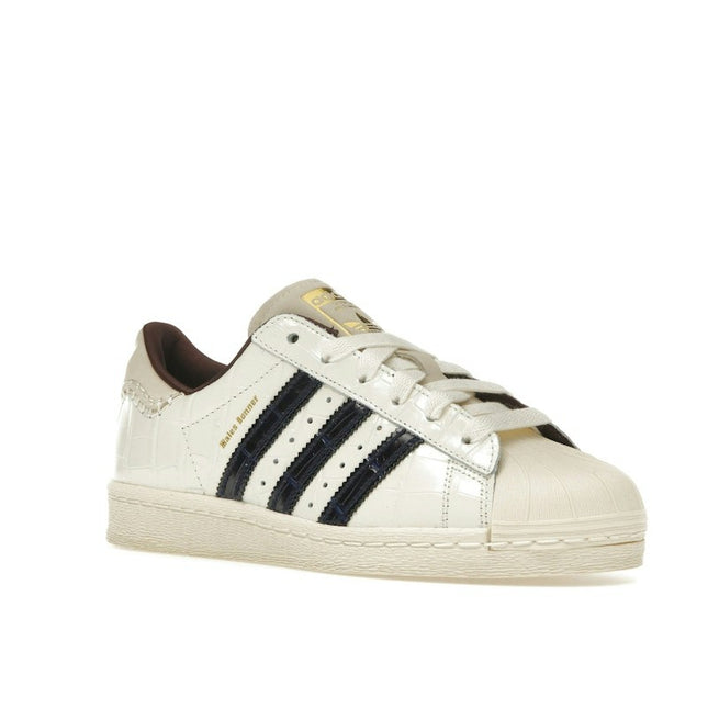 Adidas Superstar Wales Bonner White Croc JP7161, trois-quarts avant extérieur