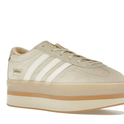 Adidas Gazelle Stack Sand Strata JQ7666, trois-quarts avant extérieur
