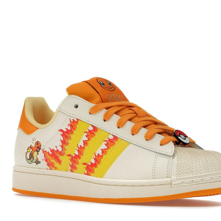 Adidas Superstar Pokémon Charmander KI2855, trois-quarts avant extérieur