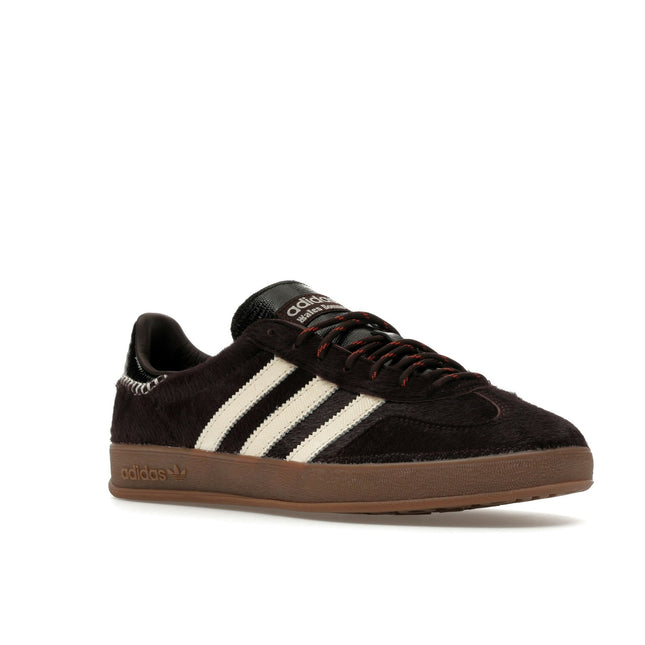 Adidas Gazelle Indoor Wales Bonner Pony Hair KK3640, trois-quarts avant extérieur