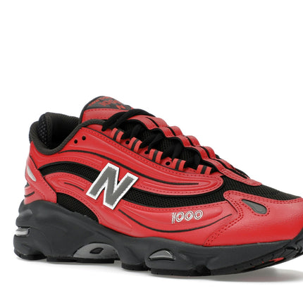 New Balance 1000 Red Black M1000MSR, trois-quarts avant extérieur