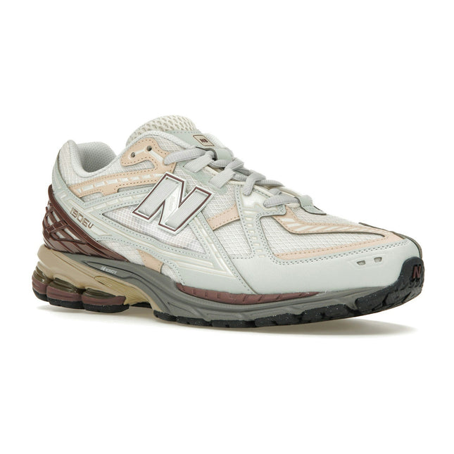 New Balance 1906D Clay Ash Licorice M1906ND, trois-quarts avant extérieur