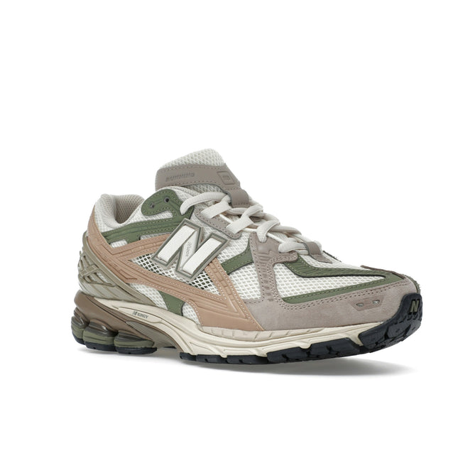 New Balance 1906U Linen Dark Olivine M1906NE, trois-quarts avant extérieur