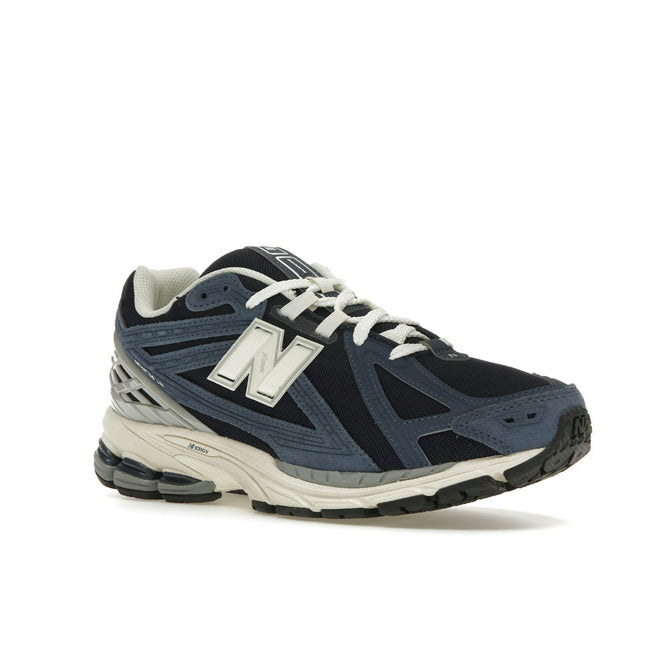 New Balance 1906R Vintage Indigo Sea Salt M1906REI, trois-quarts avant extérieur