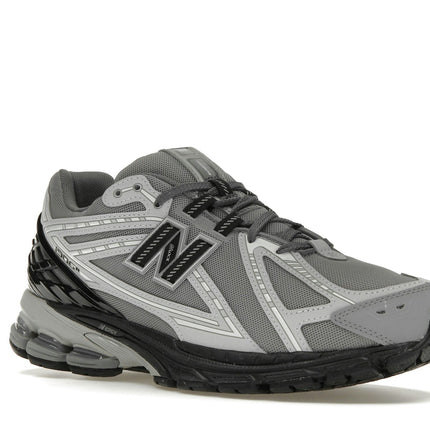 New Balance 1906R Castlerock Rain Cloud M1906RLG, trois-quarts avant extérieur