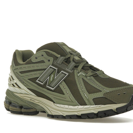 New Balance 1906R Camo Olive M1906RLO, trois-quarts avant extérieur