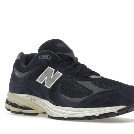 New Balance 2002R Eclipse Navy M2002RCA, trois-quarts avant extérieur