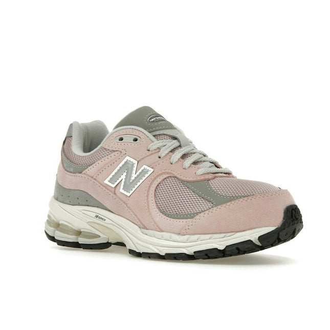 New Balance 2002R Orb Pink M2002RFC, trois-quarts avant extérieur
