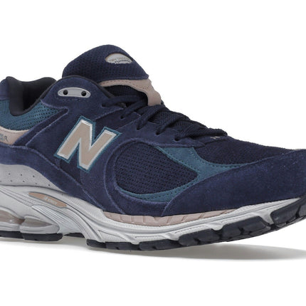 New Balance 2002R Night Tide M2002RWC, trois-quarts avant extérieur